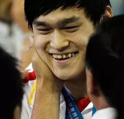 宝威体育下载网站：宝威体育官网：刘涛花了300万重做牙齿一颗牙4万美容效果就像换了一个头(图4)