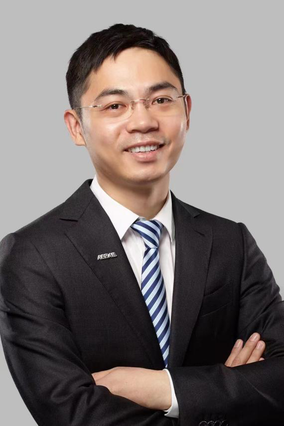 宝威体育官网：瑞尔齿科种植修复医生张翼飞：时刻对牙齿抱有一颗敬畏之心(图1)